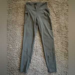 Mizuno Olive Performance Leggings with Side Pocket. Set of 4 women’s leggings